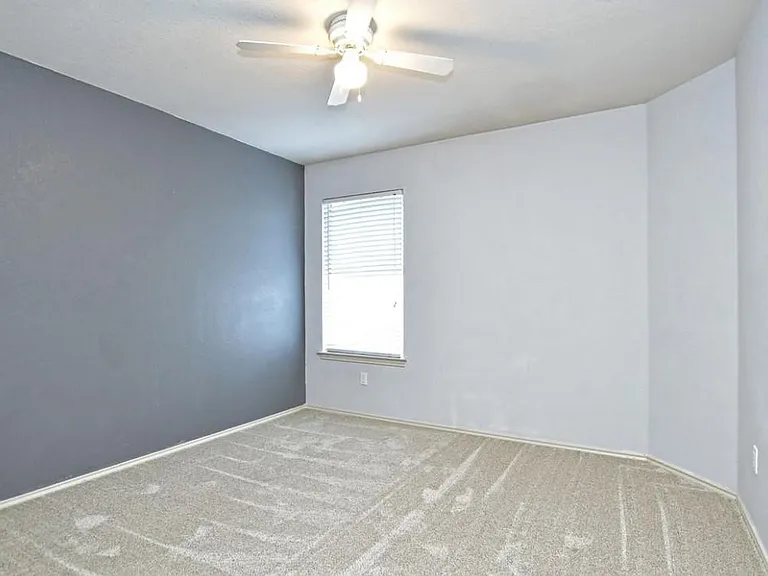13461 Gent Dr — Photo 23