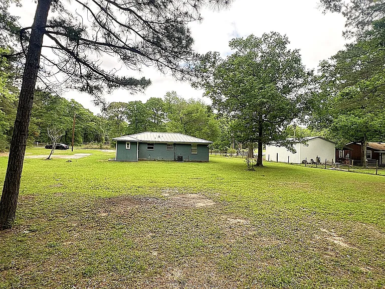 560 Beverly Dr — Photo 25