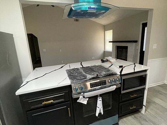 2nd image of 6210 Lynridge Ave