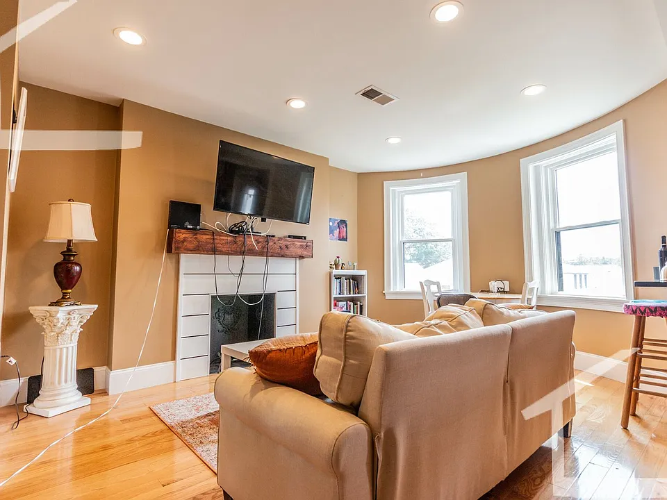 41 Linden St #7