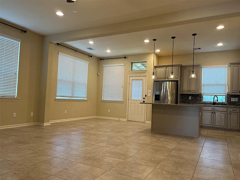 12250 La Strada St — Photo 5