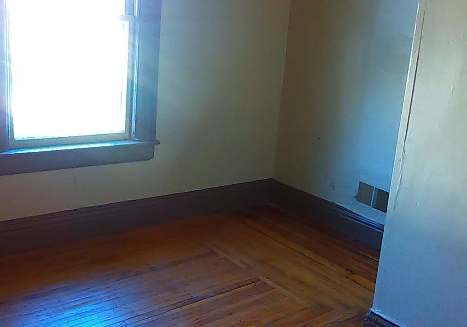 2nd image of 423 Herkimer St