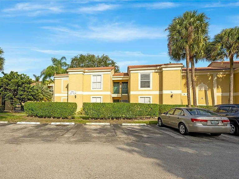 799 Riverside Dr #1021 — Photo 5