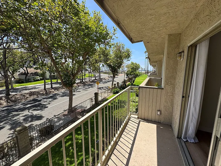 390 E Surfside Dr — Photo 25