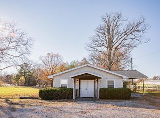 3123 N Reed Station Rd, De Soto, IL 62924