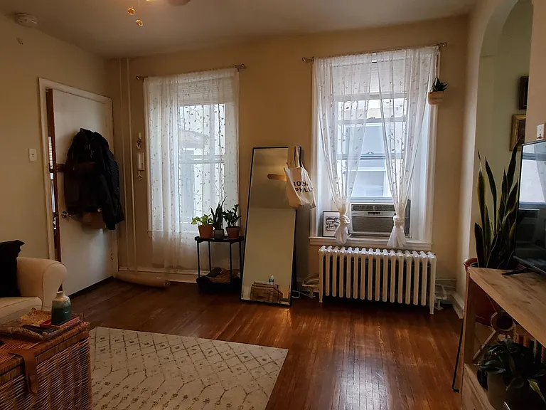 1904 Pine St #2R — Photo 13