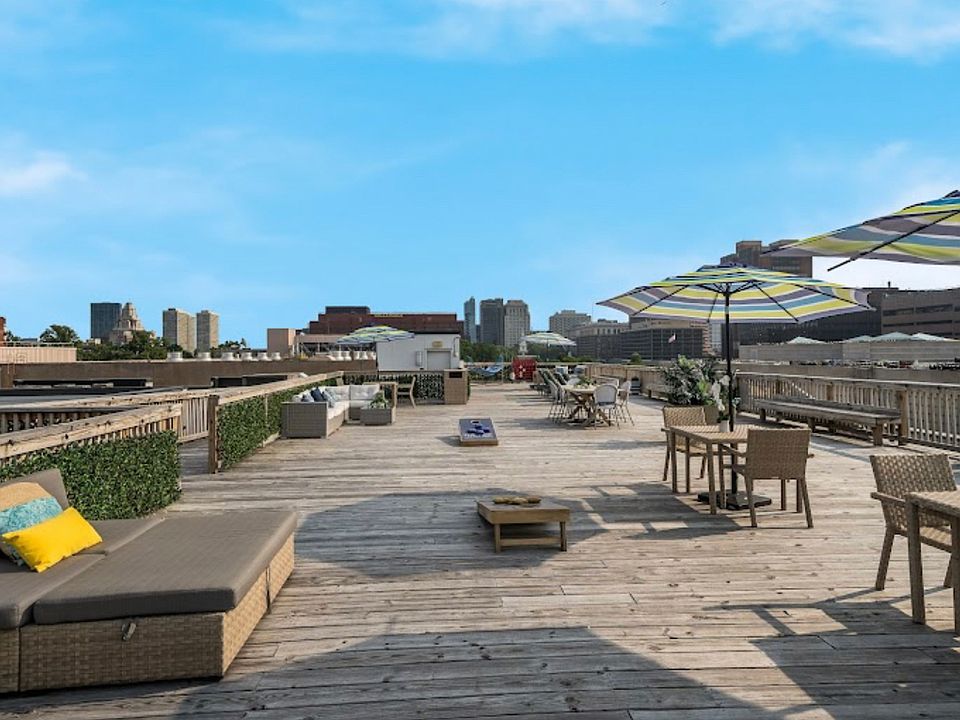 ROOF DECK THAT OVERLOOKS THE ENTIRE CITY!