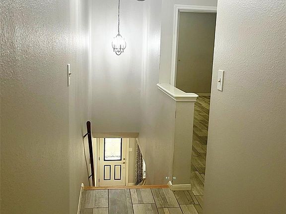 5th image of 4001 Tanglewilde St Unit 1203