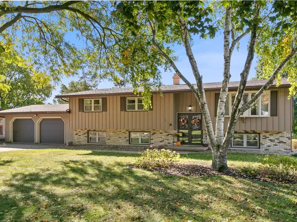 221 14th Ave, Baraboo, WI 53913