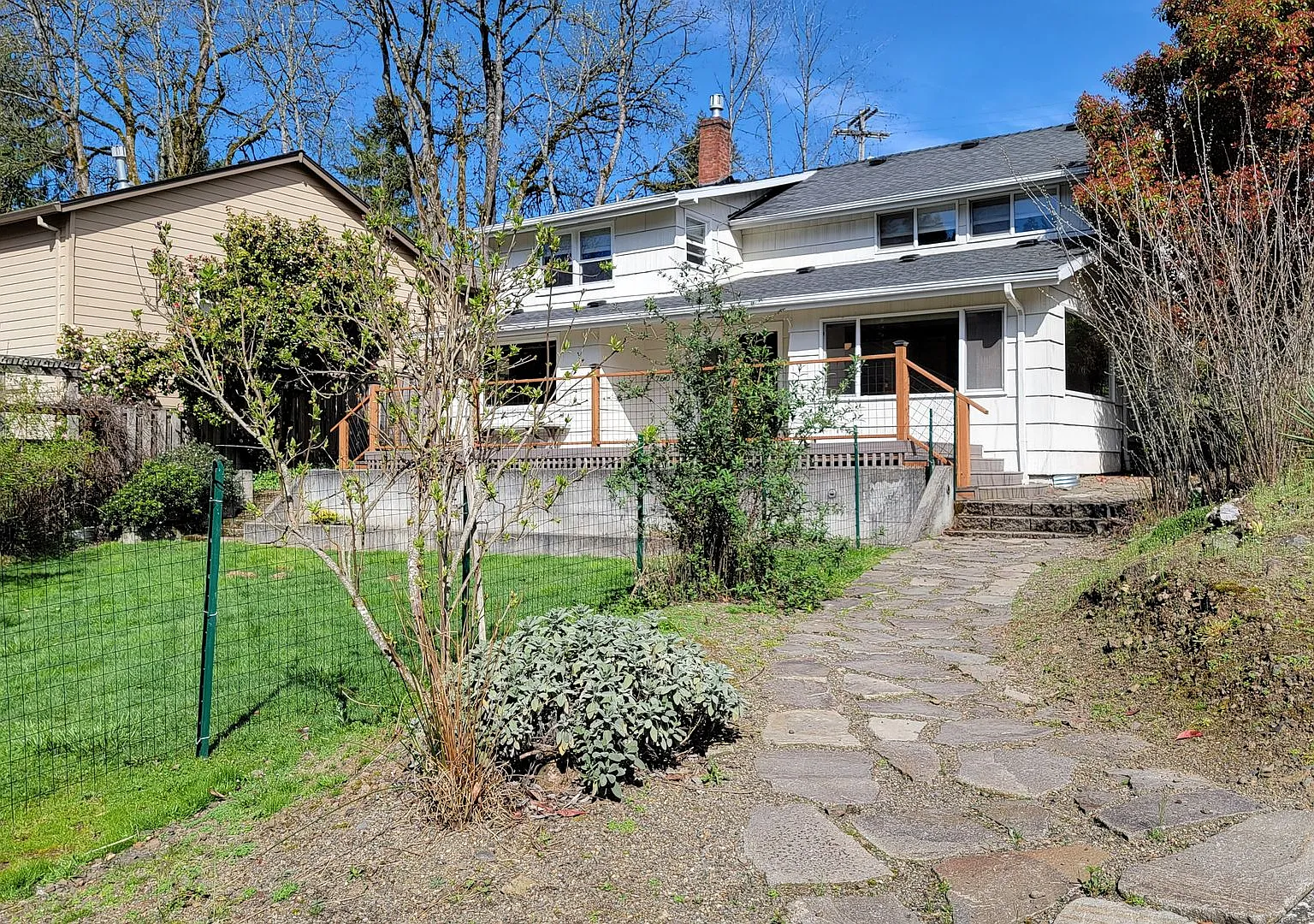 Farmhouse charm in the heart of walkable SW Maplewood! — Photo 1