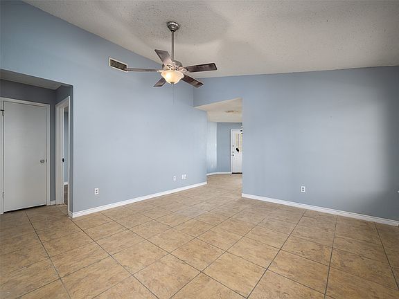 4th image of 3604 Andrea St