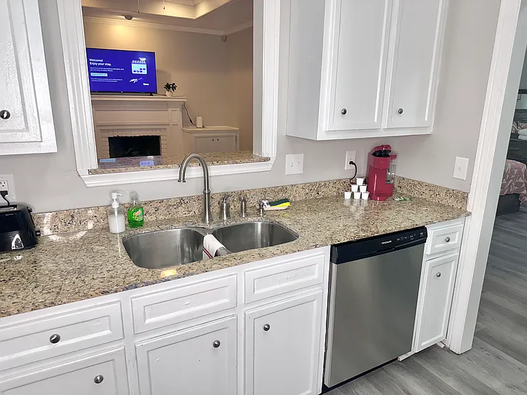 8 Stanford Ct — Photo 11