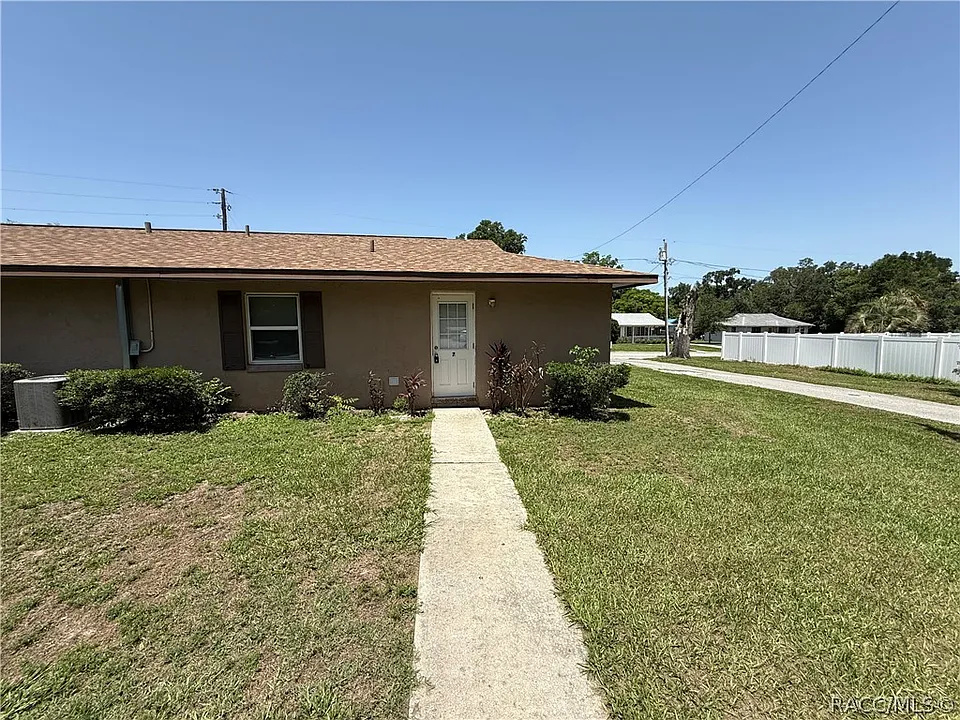 412 Tompkins St #7