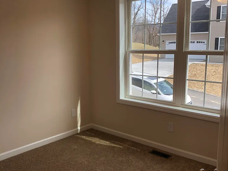 40 Summers Ridge Rd — Photo 11