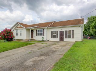 102 Bowers Ct, Oak Grove, KY 42262