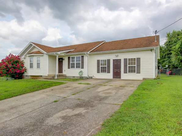 102 Bowers Ct, Oak Grove, KY 42262