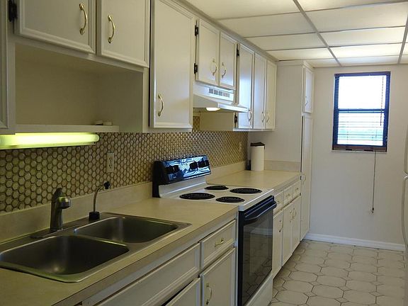 2nd image of 500 Palm Springs Blvd APT 503