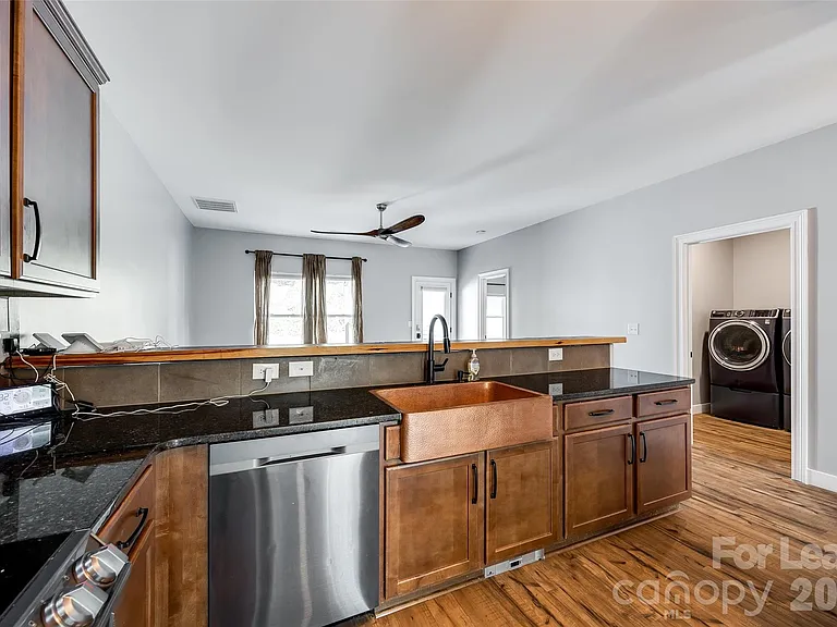 440 Battery Cir — Photo 9