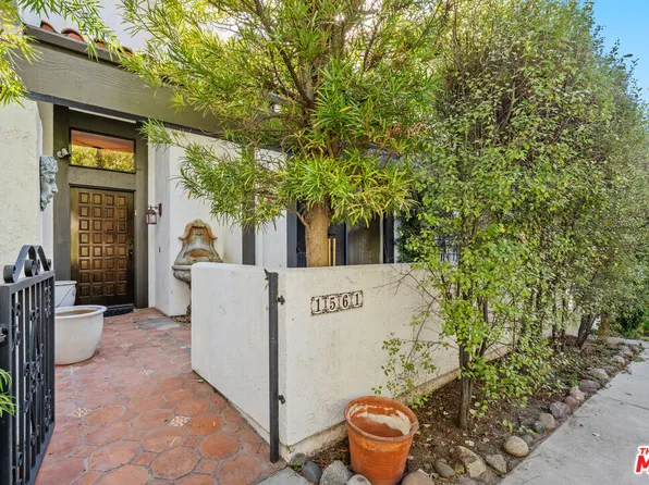 1561 Palisades Dr, Pacific Palisades, CA