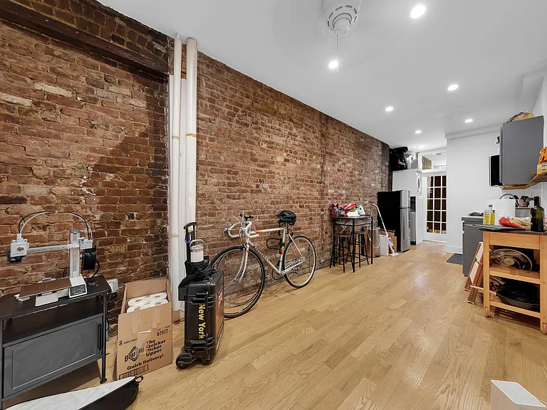 331 S 1st St #2L — Photo 7
