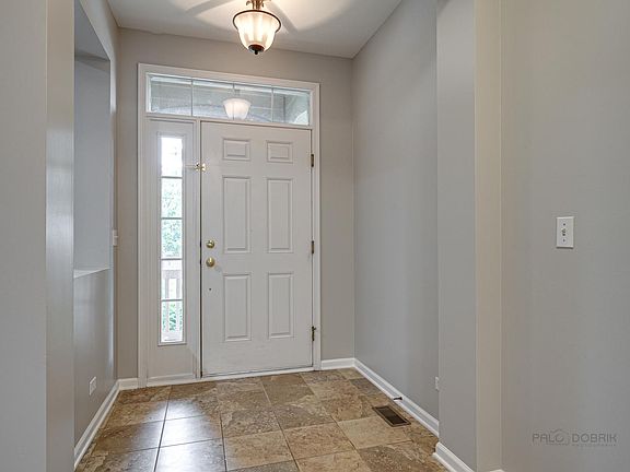2nd image of 1808 Crenshaw Cir