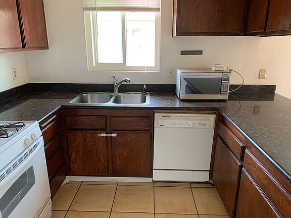 5th image of 1860 Southwest Expy APT 4