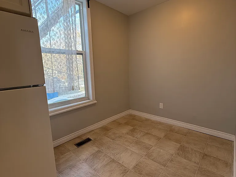 337 James St #1 — Photo 5