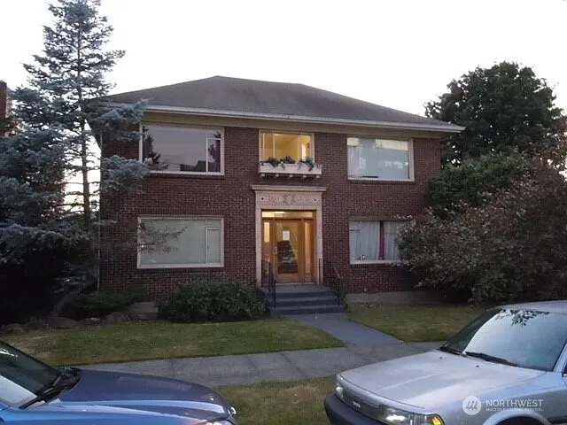 2311 Yale Avenue E photo 1