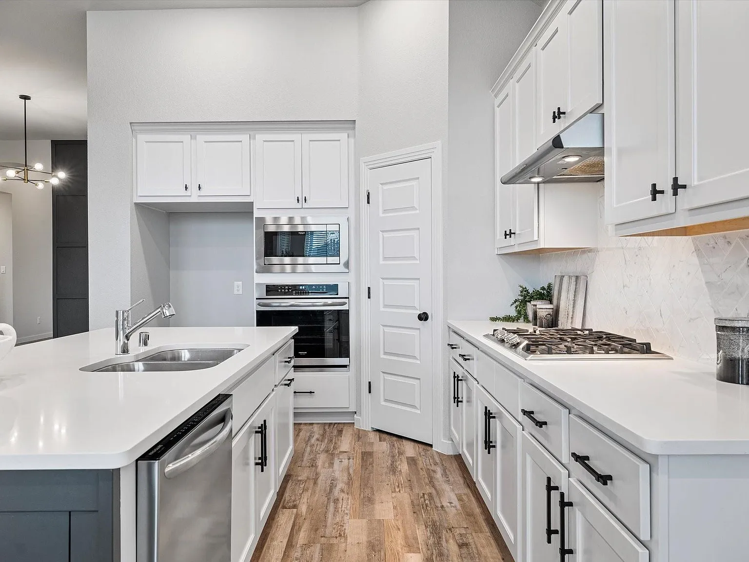4 bed, 2253 sqft, $2,900 — Photo 3