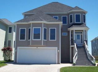 19 Channel Ln, Hampton, VA 23664