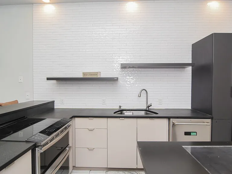 349 Beacon St #D — Photo 19