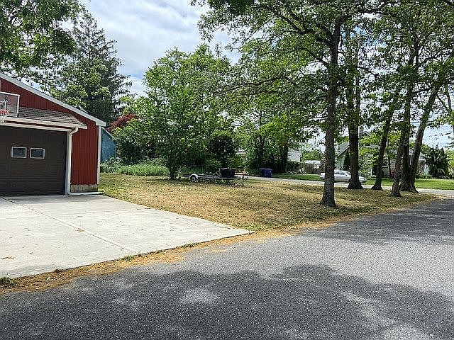 1st image of 801 Anchor Ave