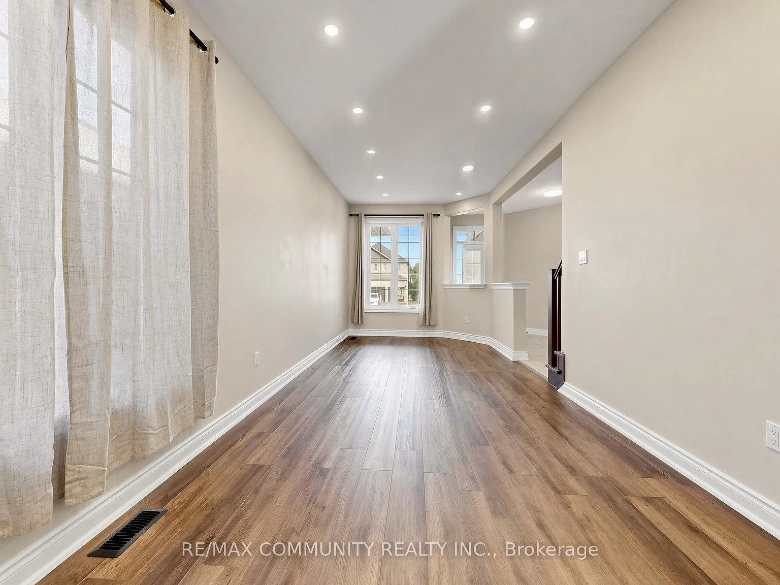 4 bed, $3,300 — Photo 3