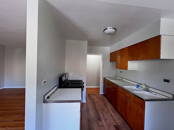 4th image of 2036 W Foster Ave #5C