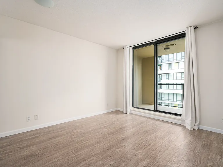 7831 Westminster Hwy #804 — Photo 7