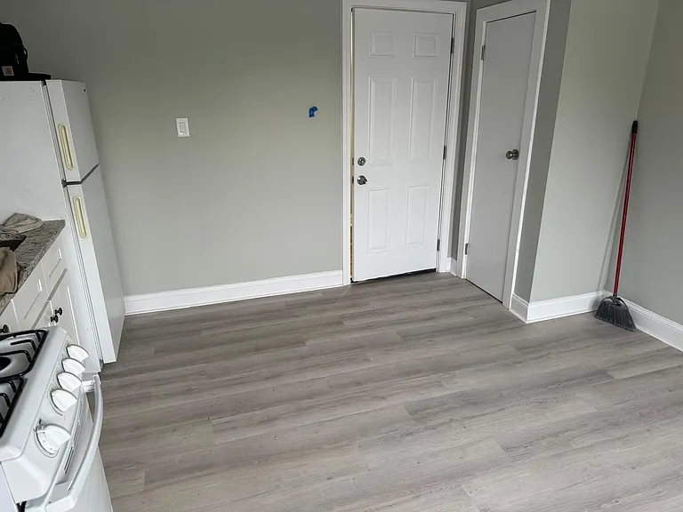 154 Union Ave #6 — Photo 1