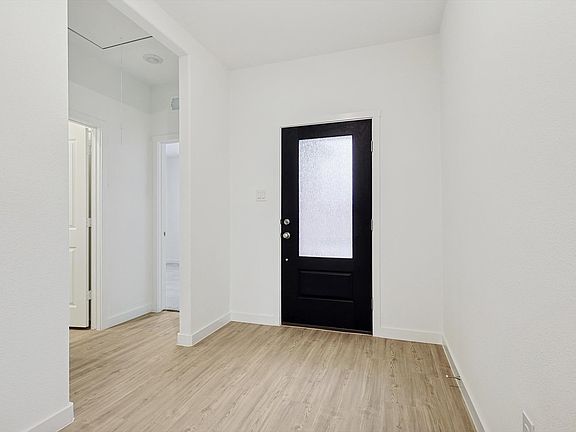 3rd image of 1302 Rockwell Dr