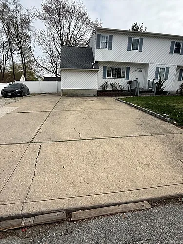 480 Saint Johns St Photo 1