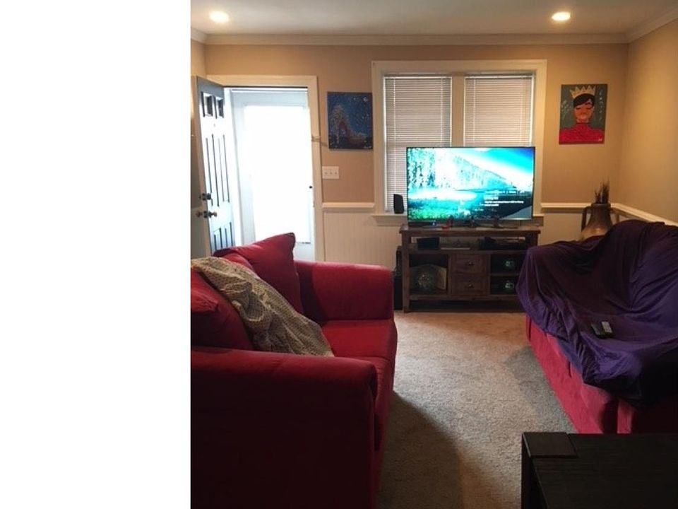 2nd image of 1307 Chestnut St