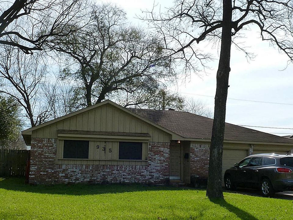1st image of 935 Grand Oaks Dr