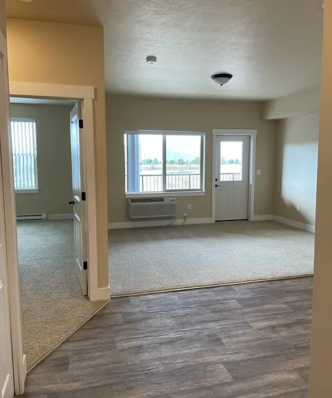 963SQFT Unit Livingroom