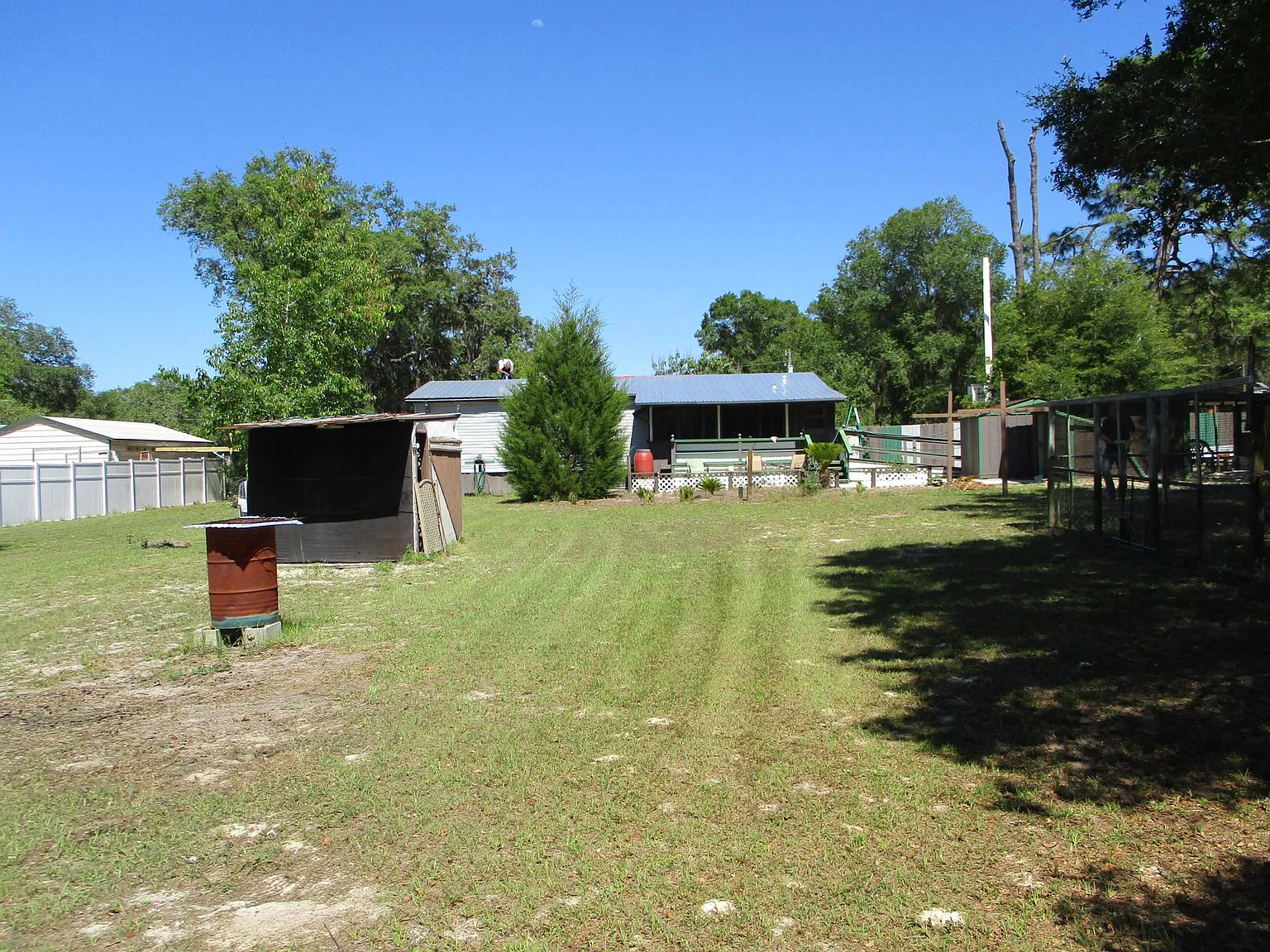 3 bed, 1400 sqft, $1,400 — Photo 1