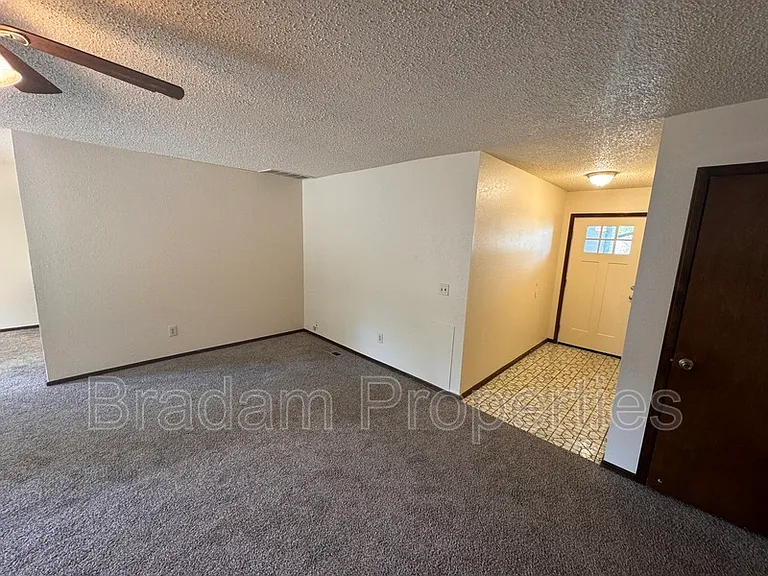 8506 E 56th St — Photo 5