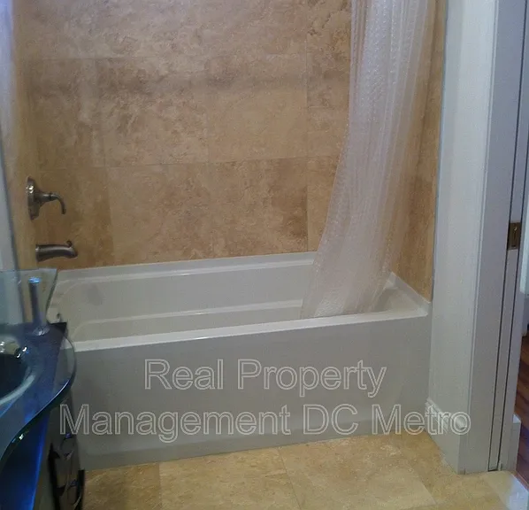 2131 Newport Pl NW #1 — Photo 6