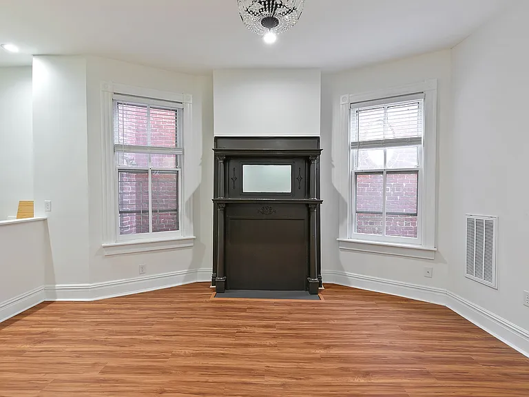 1619 W Grace St — Photo 12