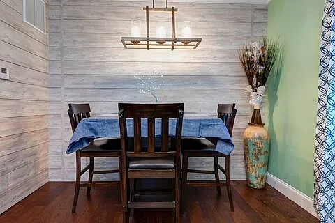 720 W University St #B — Photo 2