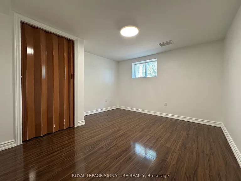 130 Budea Cres #BASEMENT — Photo 11