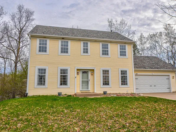 339 Parkview Ln S, Maplewood, MN 55119