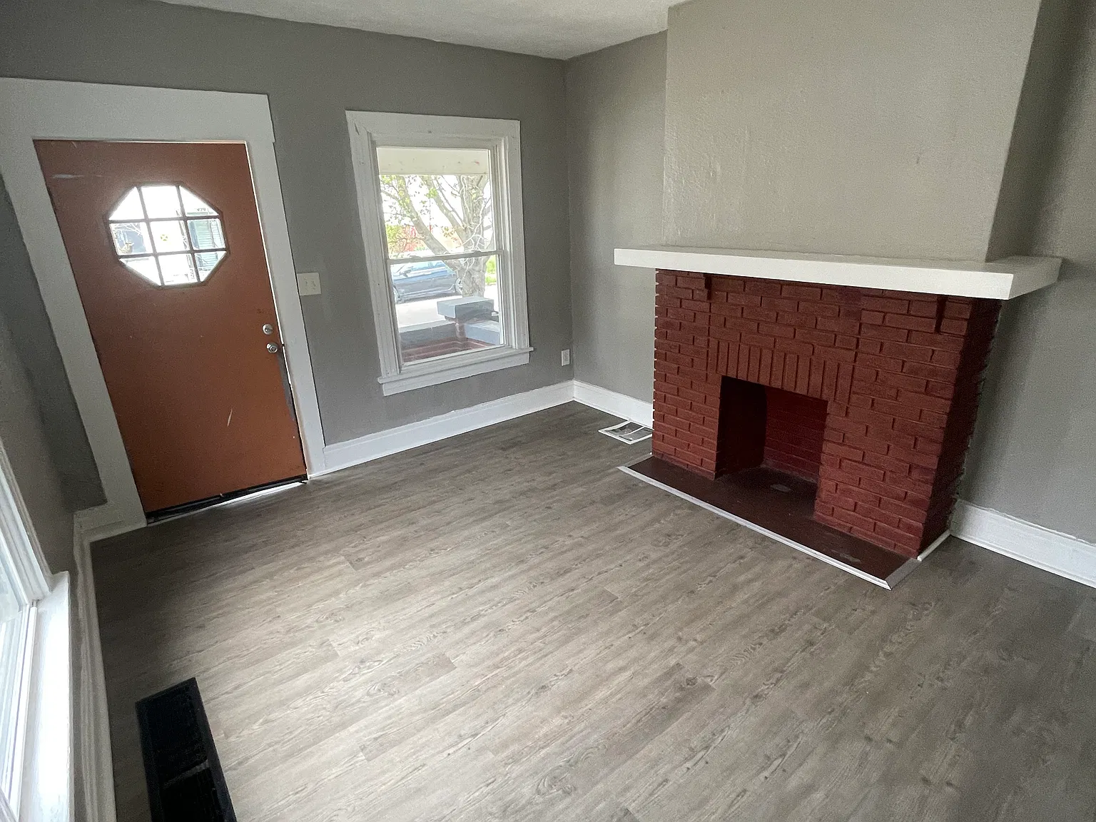 2 bed, 1.5 bath, 900 sqft, $800 — Photo 3