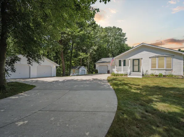 10832 Cooper Rd, Pleasant Lake, MI 49272